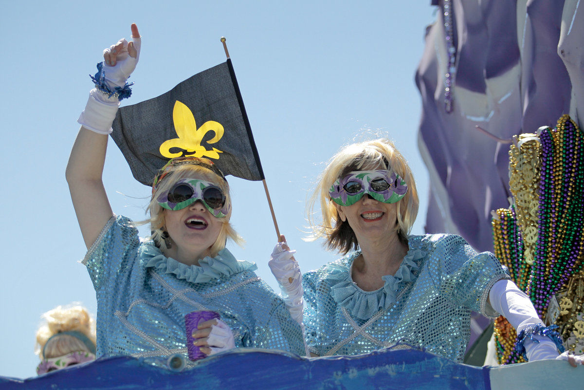 Krewe of Iris 2017 rolls in New Orleans: See Mardi Gras parade photos